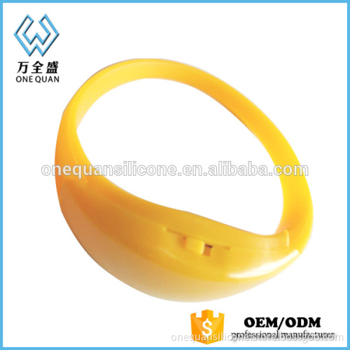Fournisseur LED clignote en cours d'execution silicone bracelet